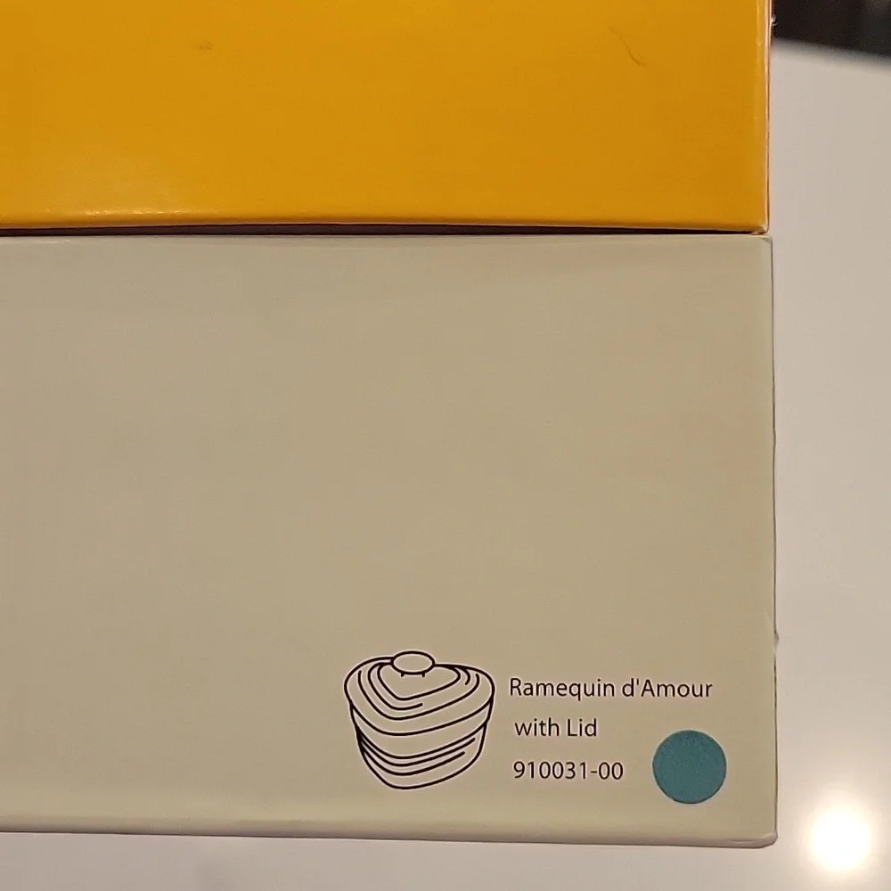 Le Creuset Rare Retired International Ombre  Heart Ramekin New In Box